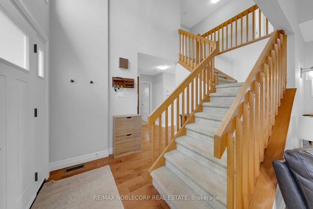 90 Hilldale Cres, House detached with 3 bedrooms, 4 bathrooms and 6 parking in Guelph ON | Image 2