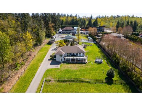20498 1 Avenue, House detached with 6 bedrooms, 5 bathrooms and 2 parking in Langley BC | Card Image