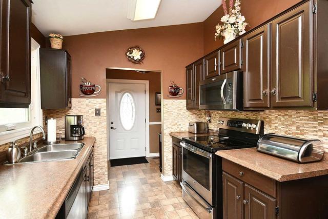 23 Richvale Dr S, House detached with 4 bedrooms, 2 bathrooms and 3 parking in Brampton ON | Image 6