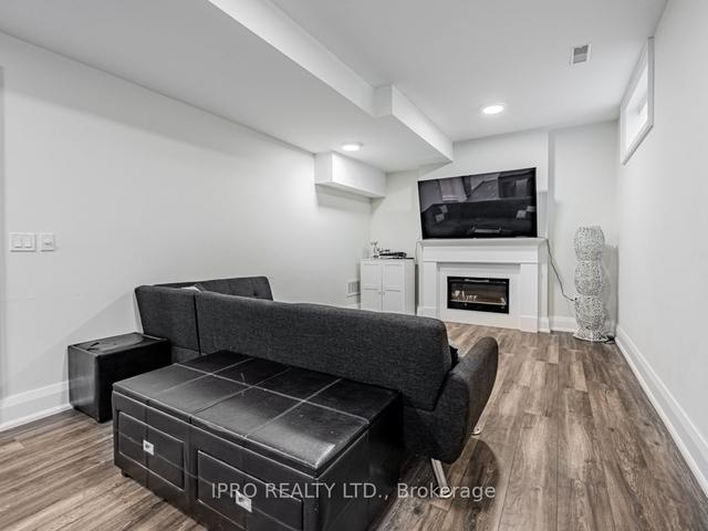 35 Orlando Blvd, House detached with 4 bedrooms, 5 bathrooms and 8 parking in Toronto ON | Image 25