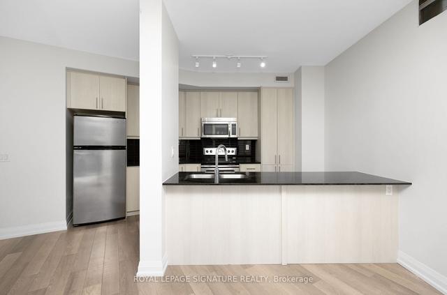 1004 - 85 The Donway W, Condo with 3 bedrooms, 2 bathrooms and 1 parking in Toronto ON | Image 18