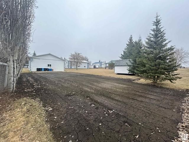 5004 52 Av, House detached with 4 bedrooms, 3 bathrooms and null parking in Westlock County AB | Image 66