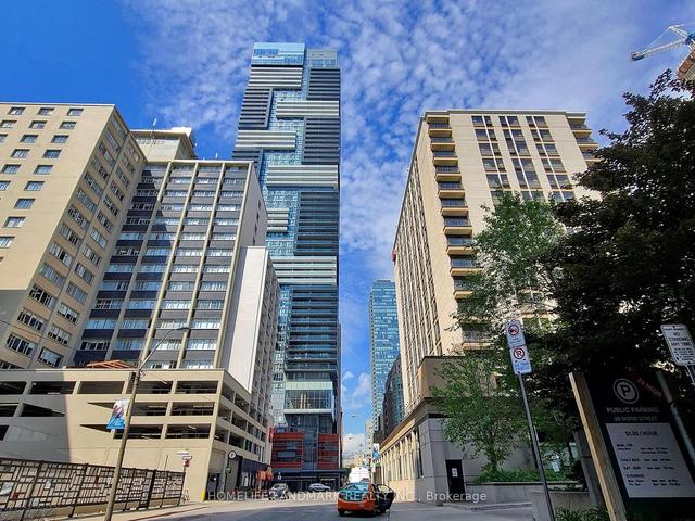 3806 - 7 Grenville St, Condo with 1 bedrooms, 1 bathrooms and 0 parking in Toronto ON | Image 1