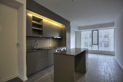 910 - 101 Peter St, Condo with 1 bedrooms, 1 bathrooms and null parking in Toronto ON | Image 2