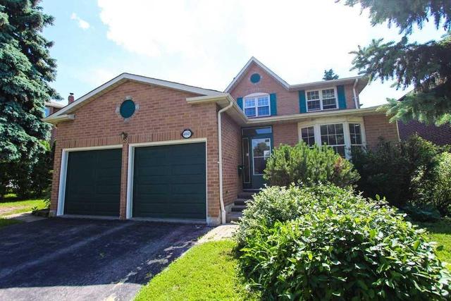 4041 Powderhorn Crt, House detached with 4 bedrooms, 3 bathrooms and 2 parking in Mississauga ON | Image 2