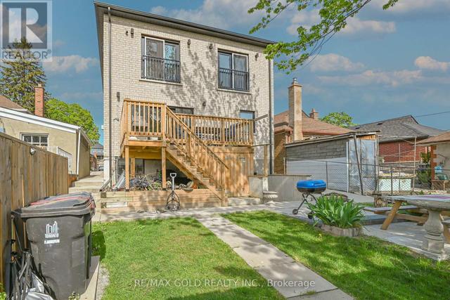 110 Richardson Ave, House detached with 4 bedrooms, 4 bathrooms and 5 parking in Toronto ON | Image 37