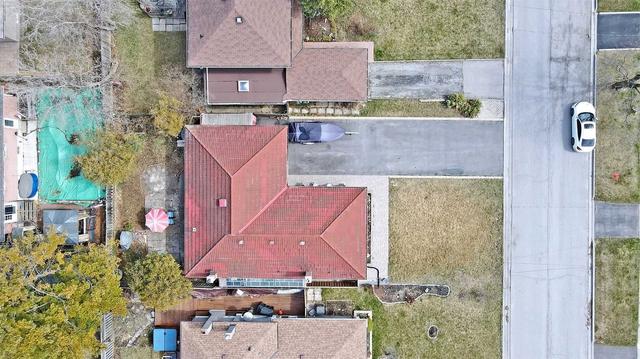 852 Vicki Dr, House detached with 3 bedrooms, 2 bathrooms and 7 parking in Pickering ON | Image 23