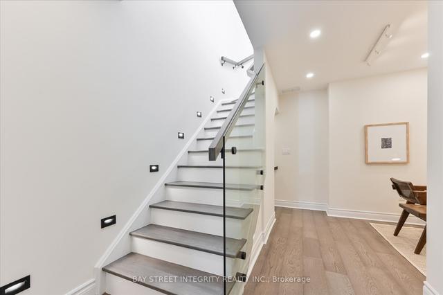 9 - 10 Hargrave Lane, Townhouse with 3 bedrooms, 3 bathrooms and 2 parking in Toronto ON | Image 17