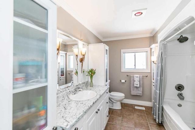 49 St Mary's Cres, House detached with 3 bedrooms, 2 bathrooms and 4 parking in Winnipeg ON | Image 10