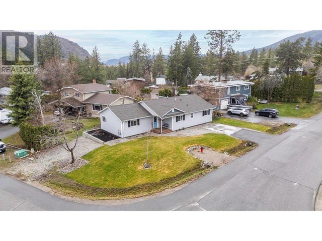1077 Sussex Road, House detached with 3 bedrooms, 2 bathrooms and 4 parking in West Kelowna BC | Image 25