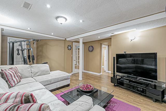 151 Rosanna Cres, House detached with 4 bedrooms, 4 bathrooms and 5 parking in Vaughan ON | Image 20