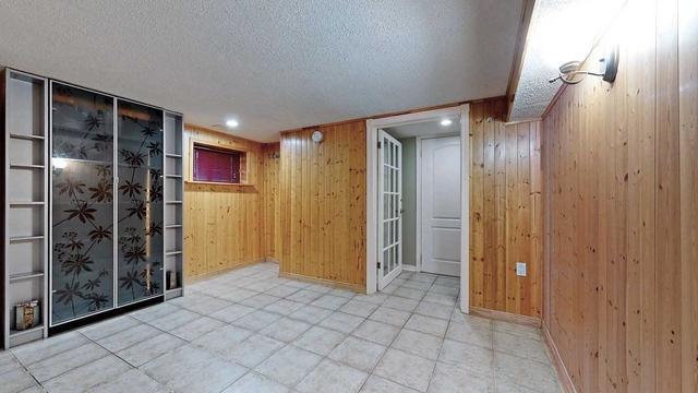 27 Waltham Dr, House detached with 3 bedrooms, 2 bathrooms and 5 parking in Toronto ON | Image 20