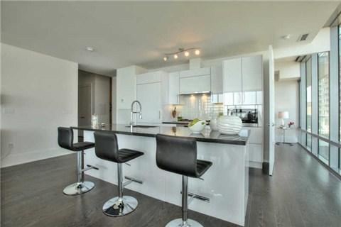 314 - 39 Queens Quay E, Condo with 2 bedrooms, 2 bathrooms and 1 parking in Toronto ON | Image 7
