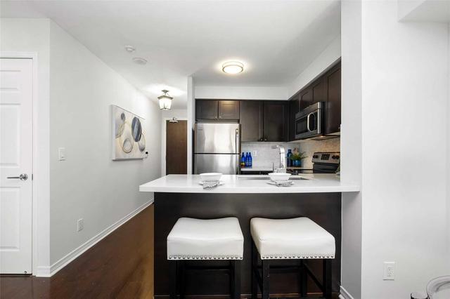 lph05 - 3 Michael Power Pl, Condo with 1 bedrooms, 1 bathrooms and 1 parking in Toronto ON | Image 4