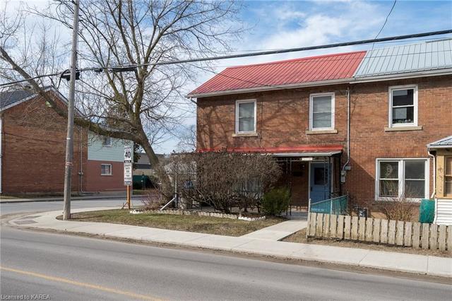 107 Stephen Street, House semidetached with 3 bedrooms, 1 bathrooms and 2 parking in Kingston ON | Image 1