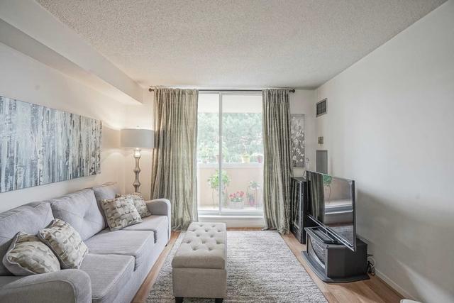 201 - 15 Sewells Rd, Condo with 2 bedrooms, 1 bathrooms and 1 parking in Toronto ON | Image 5