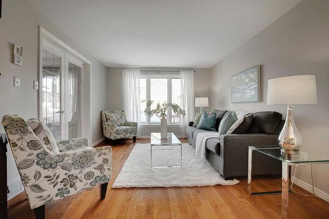 660 Spinnaker Cres, House detached with 3 bedrooms, 3 bathrooms and 4 parking in Waterloo ON | Image 2