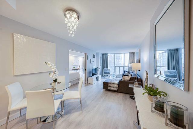 1403 - 8 York St, Condo with 1 bedrooms, 2 bathrooms and 1 parking in Toronto ON | Image 7