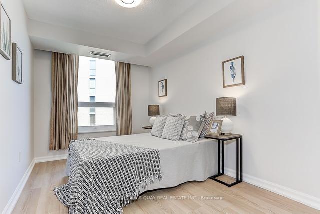 1521 - 77 Maitland Pl, Condo with 2 bedrooms, 2 bathrooms and 1 parking in Toronto ON | Image 8