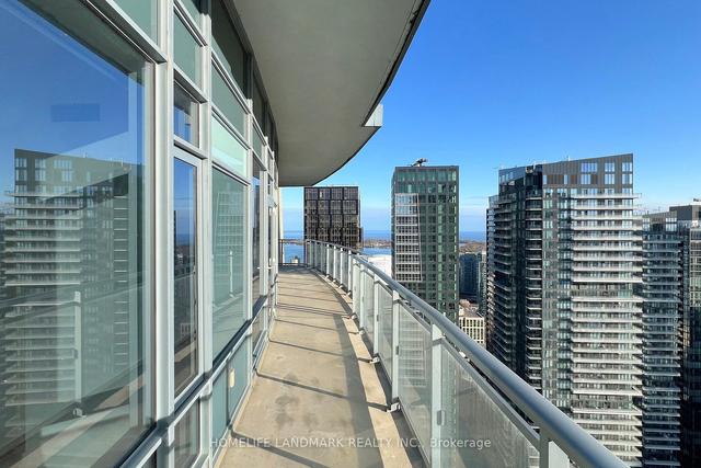 4310 - 21 Widmer St, Condo with 3 bedrooms, 2 bathrooms and 2 parking in Toronto ON | Image 20
