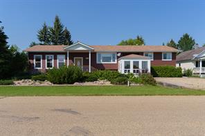 1008 1 Avenue, House detached with 5 bedrooms, 3 bathrooms and 4 parking in Camrose County AB | Image 39