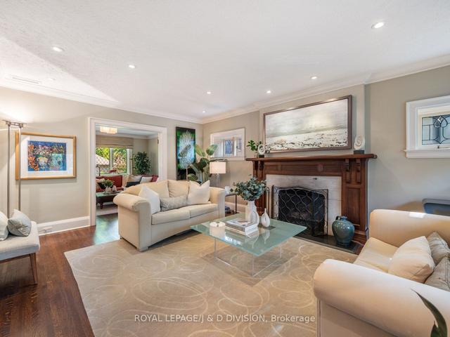 103 Cortleigh Blvd, House detached with 4 bedrooms, 5 bathrooms and 6 parking in Toronto ON | Image 23