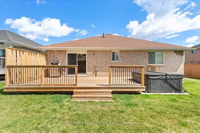 8 Chelsea Cres, House detached with 3 bedrooms, 3 bathrooms and 3 parking in Belleville ON | Image 31