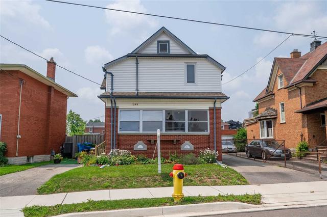 289 Ahrens St W, House detached with 4 bedrooms, 2 bathrooms and 6 parking in Kitchener ON | Image 12