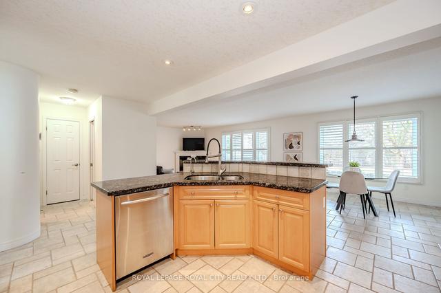 7 Elderberry Crt, House detached with 4 bedrooms, 4 bathrooms and 6 parking in Guelph ON | Image 3