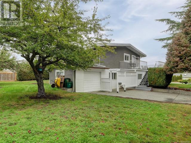 4916 Sea Ridge Dr, House detached with 3 bedrooms, 2 bathrooms and 2 parking in Saanich BC | Image 20