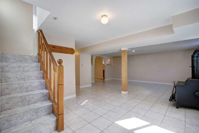 123 Central Park Blvd S, House detached with 3 bedrooms, 2 bathrooms and 5 parking in Oshawa ON | Image 5