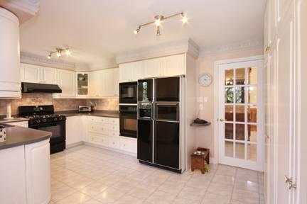 80 Matson Dr, House detached with 5 bedrooms, 3 bathrooms and 6 parking in Caledon ON | Image 5