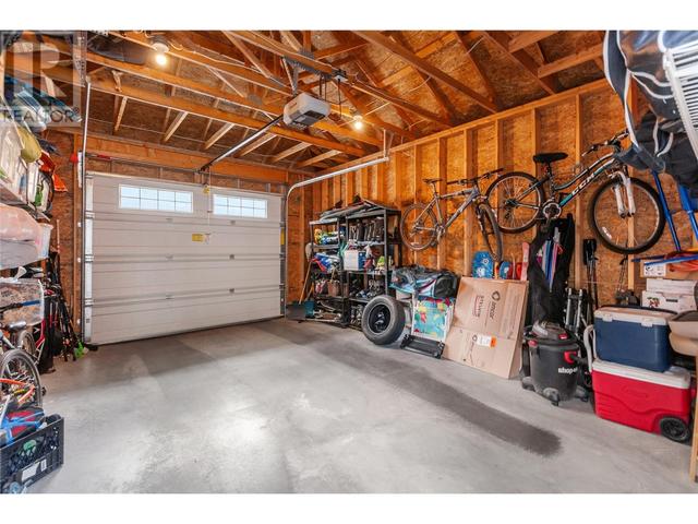 1040 Holden Road, House detached with 4 bedrooms, 2 bathrooms and 1 parking in Penticton BC | Image 32