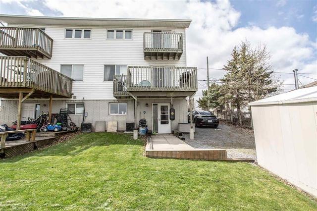 1069 Montreal Street, House semidetached with 3 bedrooms, 2 bathrooms and 4 parking in Kingston ON | Image 33