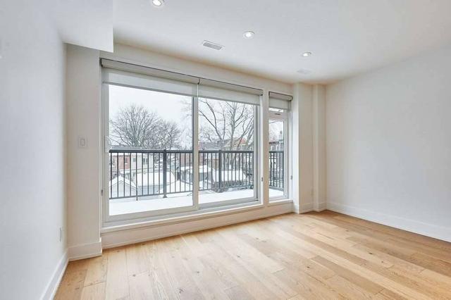 175 Riverdale Ave, House semidetached with 2 bedrooms, 1 bathrooms and 1 parking in Toronto ON | Image 17