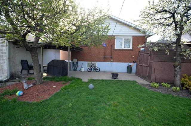807 Dunn Ave, House detached with 3 bedrooms, 2 bathrooms and 5 parking in Hamilton ON | Image 26