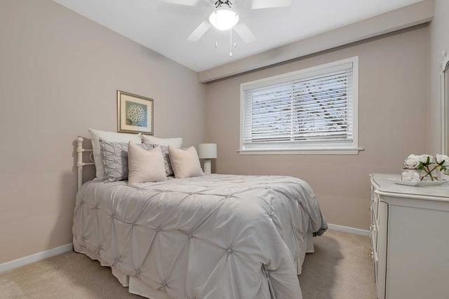 72 Norfield Cres, House detached with 3 bedrooms, 2 bathrooms and 3 parking in Toronto ON | Image 14