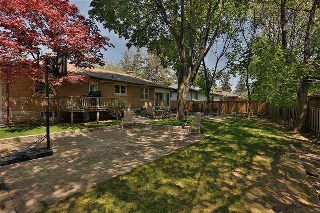 2060 Rebecca St, House detached with 4 bedrooms, 2 bathrooms and 8 parking in Oakville ON | Image 13