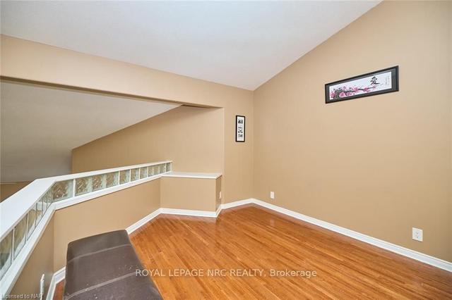 8605 Bell Cres, House detached with 3 bedrooms, 3 bathrooms and 4 parking in Niagara Falls ON | Image 13