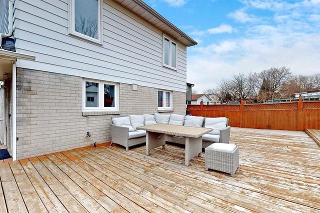 33 Tillbrook Crt, House detached with 4 bedrooms, 3 bathrooms and 10 parking in Toronto ON | Image 26