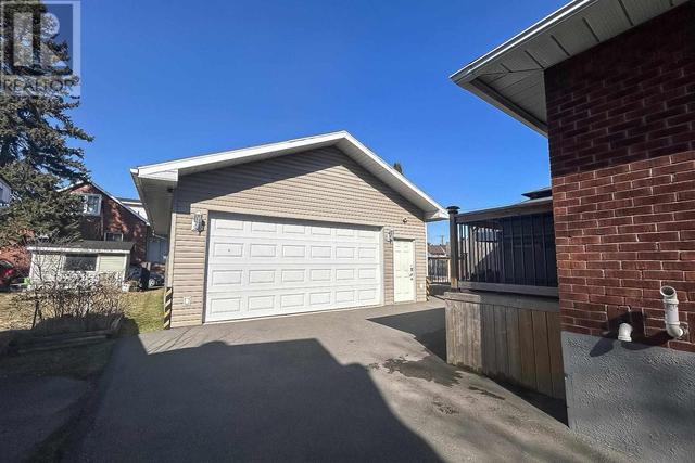 512 Douglas St, House detached with 2 bedrooms, 2 bathrooms and null parking in Sault Ste. Marie ON | Image 48