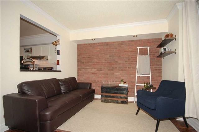 425 - 12 Douro St, Townhouse with 2 bedrooms, 1 bathrooms and 1 parking in Toronto ON | Image 4