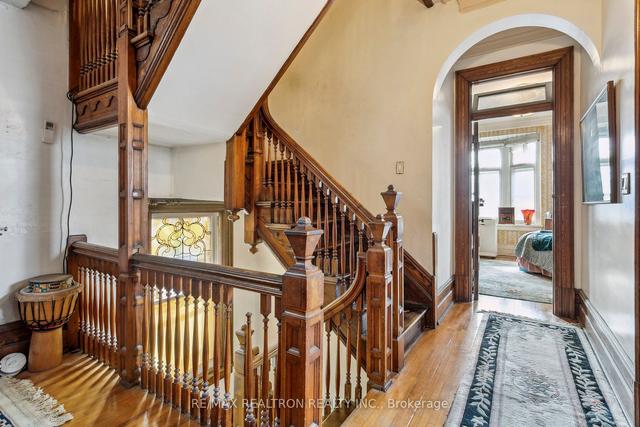 177 Dowling Ave, House detached with 7 bedrooms, 3 bathrooms and 4 parking in Toronto ON | Image 10
