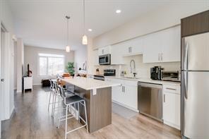 8 Westpark Common Sw, Home with 2 bedrooms, 2 bathrooms and 2 parking in Calgary AB | Image 4