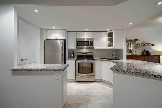 402 - 77 Maitland Pl, Condo with 2 bedrooms, 2 bathrooms and 1 parking in Toronto ON | Image 33
