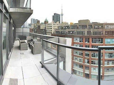 802 - 32 Camden St, Condo with 1 bedrooms, 2 bathrooms and null parking in Toronto ON | Image 2