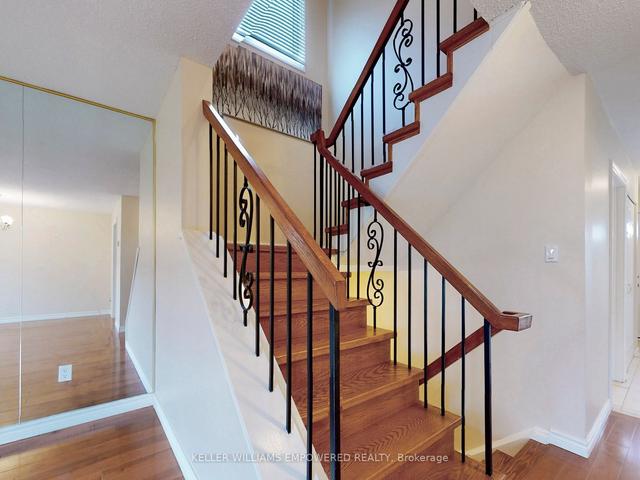33 Mccool Crt, House semidetached with 3 bedrooms, 4 bathrooms and 3 parking in Toronto ON | Image 7