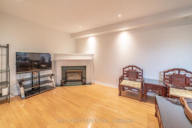 645 Carlton Rd, House detached with 4 bedrooms, 5 bathrooms and 4 parking in Markham ON | Image 6