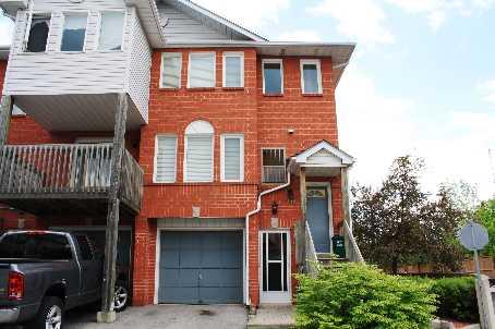 27 Wylie Circ, Townhouse with 3 bedrooms, 3 bathrooms and 1 parking in Halton Hills ON | Image 1