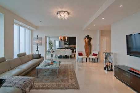 lph5303 - 2191 Yonge St, Condo with 3 bedrooms, 3 bathrooms and 2 parking in Toronto ON | Image 5